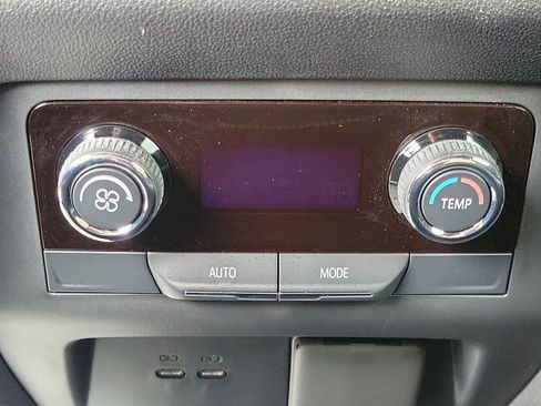 Used 2024 Chevrolet Traverse LS AWD/4WD image 16
