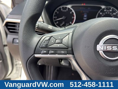 Used 2025 Nissan Altima 2.5 SV AWD/4WD image 17