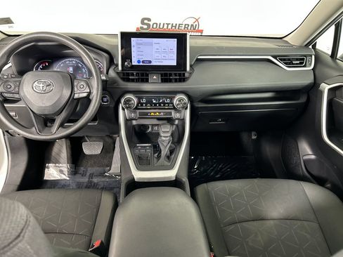 Used 2024 Toyota RAV4 XLE FWD image 18