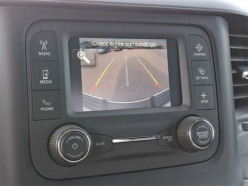 Used 2024 RAM 2500 Tradesman w/ Chrome Appearance Group image 17