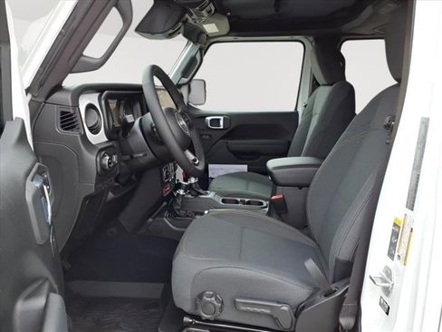 New 2026 Jeep Gladiator Sport AWD/4WD image 9