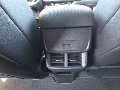 New 2026 Chevrolet Equinox LT w/ Convenience Package II image 30