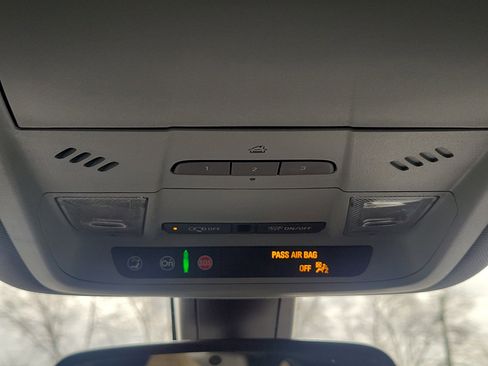 Used 2020 Chevrolet Blazer LT image 38