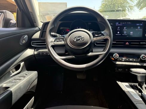Used 2023 Hyundai Elantra SEL FWD image 7