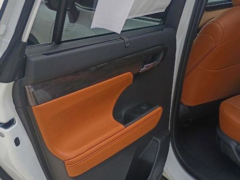 New 2026 Toyota Highlander Platinum image 12