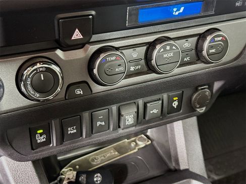 Used 2023 Toyota Tacoma TRD Off-Road image 16