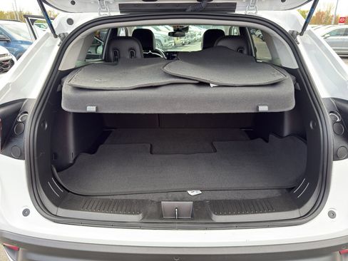 Used 2024 Chevrolet Trax LT w/ Driver Confidence Package FWD image 35