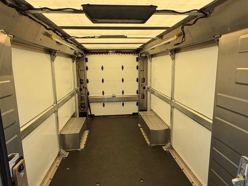Used 2024 Chevrolet Brightdrop 600 w/ Commercial Equipment Package AWD/4WD image 15