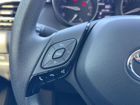 Used 2021 Toyota C-HR LE image 21