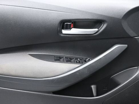 Used 2020 Toyota Corolla LE FWD image 7