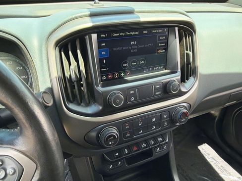 Used 2022 Chevrolet Colorado Z71 AWD/4WD image 23