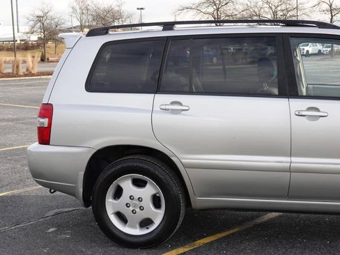 Used 2005 Toyota Highlander Limited AWD/4WD image 28