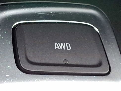 Used 2024 Chevrolet Equinox LT AWD/4WD image 25