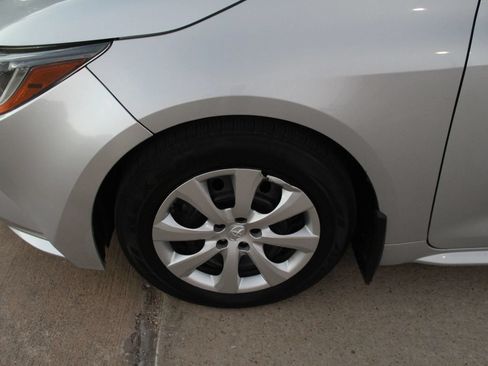 Used 2020 Toyota Corolla LE FWD image 22