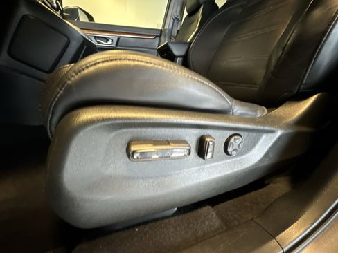 Used 2020 Honda CR-V Touring image 12