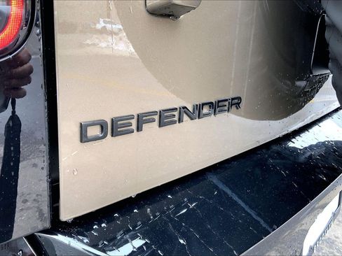 New 2026 Land Rover Defender 110 X-Dynamic SE image 15