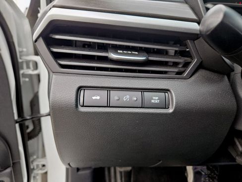 Used 2025 Nissan Altima 2.5 SV FWD image 19