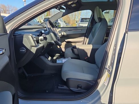 New 2026 Volvo EX30 Plus w/ Protection Package Premier image 4