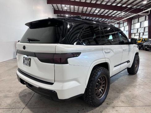 Used 2023 Toyota Sequoia Capstone image 7