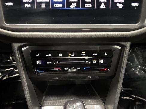 Used 2023 Volkswagen Tiguan SE R-Line image 20