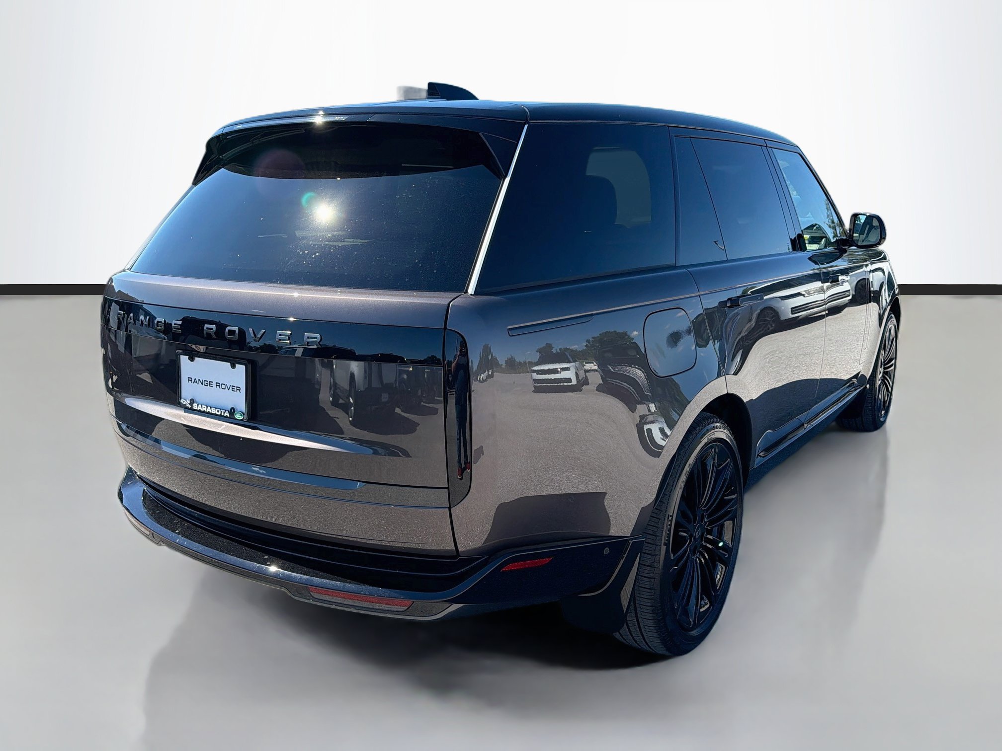 New 2027 Land Rover Range Rover Long Wheelbase SE AWD/4WD image 5
