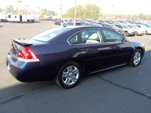 Used 2011 Chevrolet Impala LT w/ Luxury Edition Package FWD image 5
