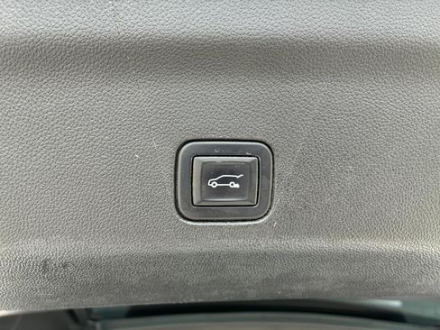 Used 2021 Chevrolet Tahoe Premier AWD/4WD image 33