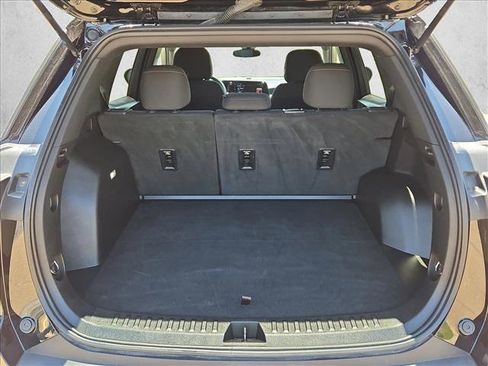Used 2025 Chevrolet Equinox LT AWD/4WD image 12