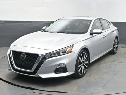 Used 2020 Nissan Altima 2.0 Platinum image 3