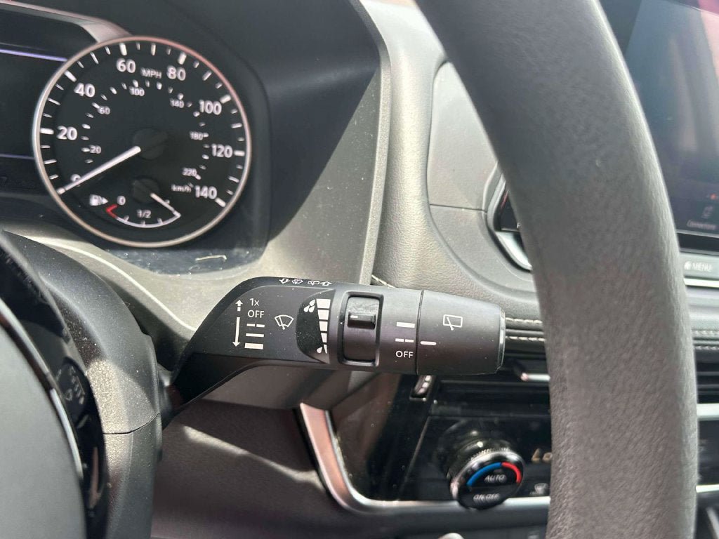 Used 2022 Nissan Rogue SV AWD/4WD image 24
