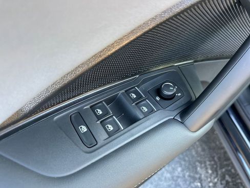 New 2026 Volkswagen Tiguan SE image 9