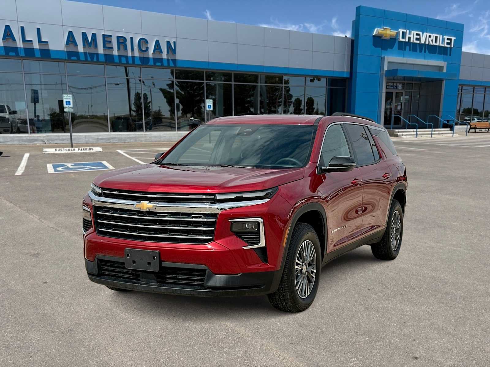 Used 2027 Chevrolet Traverse LT FWD image 1