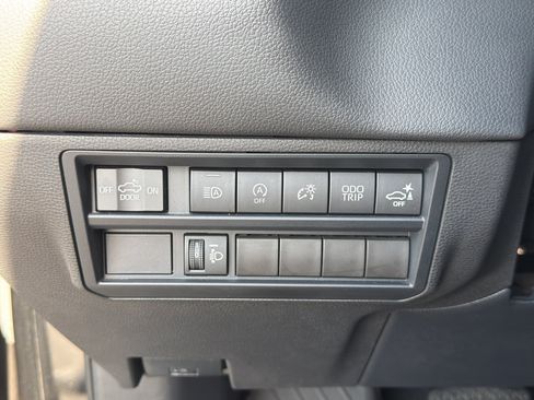 Used 2022 Toyota Tundra Limited AWD/4WD image 12