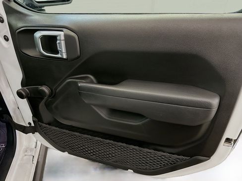 Used 2022 Jeep Gladiator Sport image 33