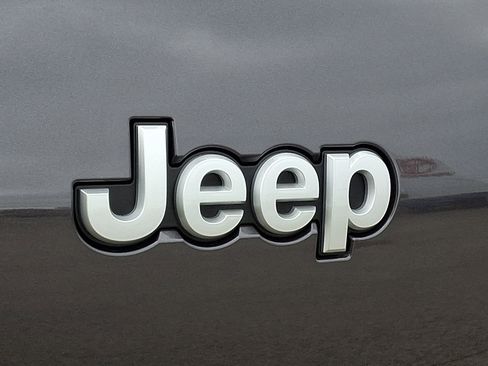 Used 2025 Jeep Grand Cherokee L Laredo w/ Luxury Tech Group I AWD/4WD image 31