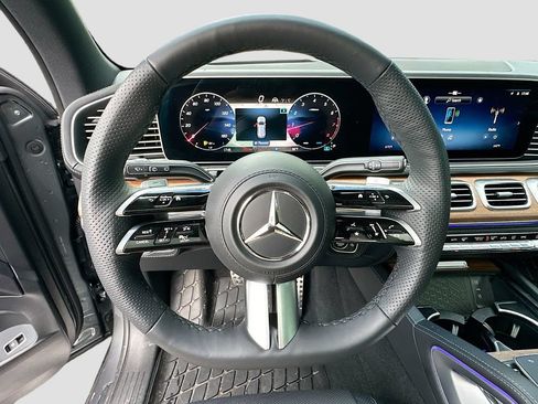 Certified 2026 Mercedes-Benz GLS 580 4MATIC image 11