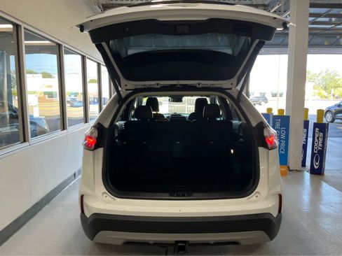 Used 2024 Ford Edge SEL w/ Convenience Package AWD/4WD image 9