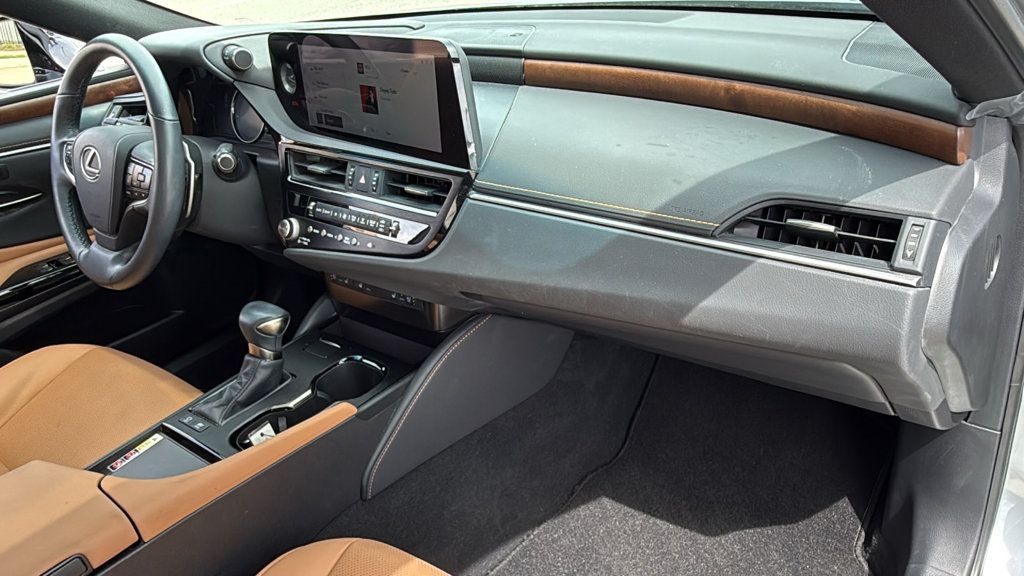 Used 2023 Lexus ES 300h w/ Premium Package FWD image 44