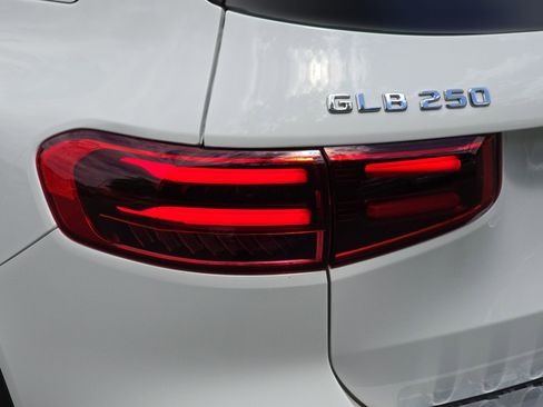 New 2026 Mercedes-Benz GLB 250 image 32