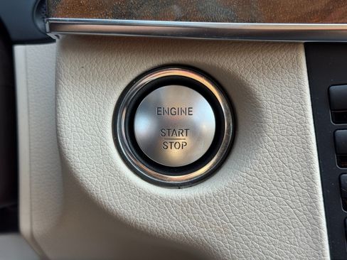 Used 2014 Mercedes-Benz E 350 4MATIC Sedan image 23