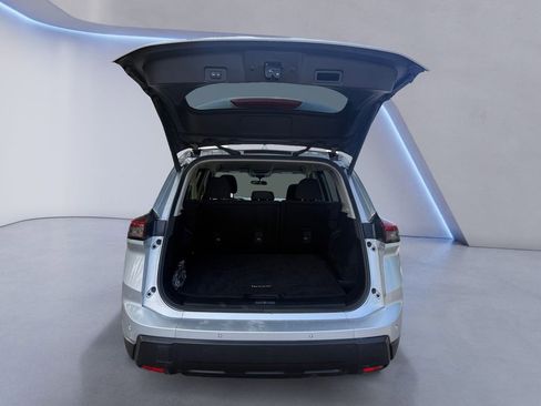 Used 2025 Nissan Rogue SV AWD/4WD image 19