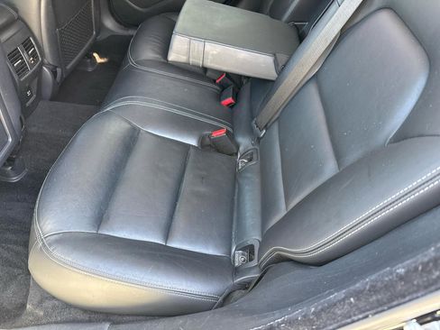 Used 2017 INFINITI QX30 Premium w/ Navigation Package image 40