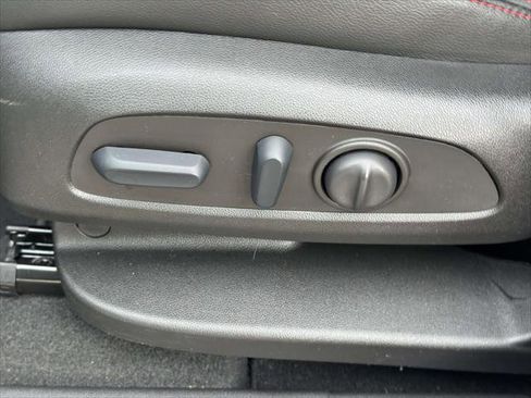 Used 2023 Chevrolet Equinox RS image 18