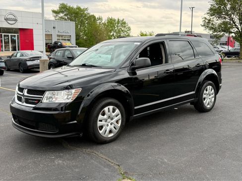 Used 2017 Dodge Journey SE FWD image 3