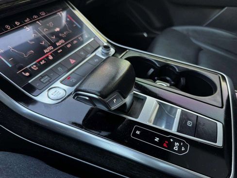 Used 2019 Audi Q8 Premium Plus w/ Premium Plus image 33