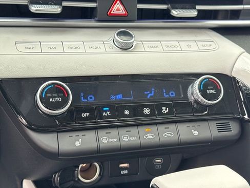 New 2026 Hyundai Elantra Limited FWD image 21