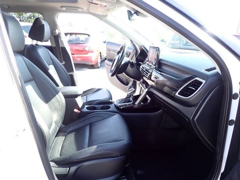 Used 2021 Kia Seltos EX AWD/4WD image 12