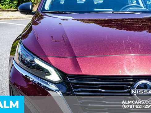 Used 2025 Nissan Altima 2.5 SV FWD image 11
