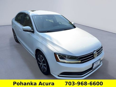 Used 2017 Volkswagen Jetta SE FWD image 1