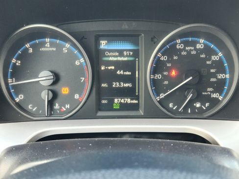 Used 2017 Toyota RAV4 LE FWD image 11